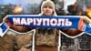 Боєць із позивним «Маріуполь» у мирному житті любив футбол. Тепер він воює, а шарфик ФК з ним на фронті ... (колаж) 