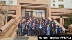 Members of the initiative group for the creation of the Atazhurt party came to the Kazakh Justice Ministry to submit documents for registration in Astana in April. 