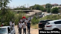 Похороны убитого ребенка в селе Жибек Жолы