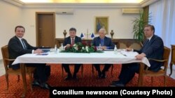 Premijer Kosova Aljbin Kurti i predsednik Srbije Aleksandar Vučić na sastanku u Ohridu uz posredovanje visokog predstavnika EU za spoljnu politiku Žozepa Borelja i izaslanika EU za dijalog Miroslava Lajčaka, 18. mart 2023.
