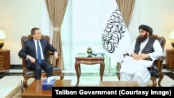 امیر خان متقي د اپرېل پر ۱۲مه په کابل کې له تاکاشي اوکادا سره ولیدل. 