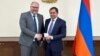 Ֆրանսիացի սենատորն ու ՀՀ պաշտպանության նախարարը քննարկել են պաշտպանության բնագավառում համագործակցության հարցեր
