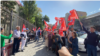 Саясатчы Адахан Мадумаровдун тарапташтары. Бишкек шаардык сотунун имараты. 13-сентябрь, 2023-жыл