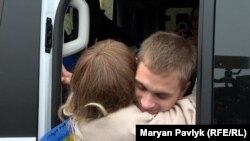 Момент повернення Богдана Єрмохіна до України