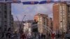 Zajednica opština sa srpskom većinom bi Srbima sa Kosova trebala da pruži određeni nivo samomenadžiranja. Građani šetaju u severnom delu Mitrovice 31. januara 2023. 