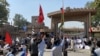 د پېښور پوهنتون استادان، نور کارکوونکي او زده کوونکي د مارچ له اوومۍ راهیسې په احتجاج دي. 