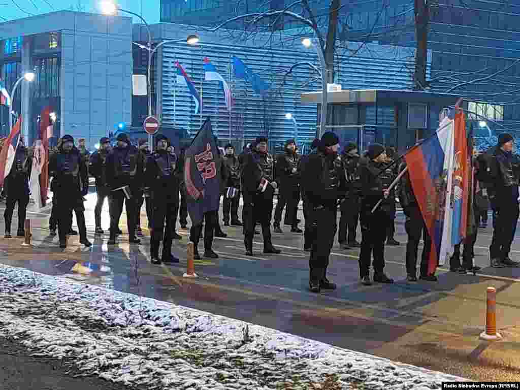 Članovi "Noćnih vukova" Republike Srpske u svečanom mimohodu ulicama Banje Luke sa zastavama Rusije i Republike Srpske. Ruski bajkerski klub "Noćni vukovi", čiji je počasni član i ruski predsjednik Vladimir Putin na listi je sankcioniranih organizacija u Evropskoj uniji.