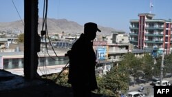 په دشت برچي کې تر برید وروسته د طالبانو د حکومت سرتېری سیمه څاري ـ پخوانی انځور.