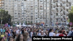 Până duminica trecută, aproape o treime din cei 1.8 de locuitori estimați ai Bucureștiului nu erau încă recenzați. Problemele platformei nu permit cunoașterea situației astăzi.