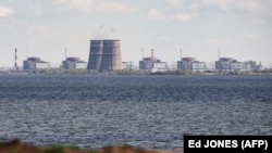 Вид з Нікополя на Запорізьку АЕС в окупованому Енергодарі, фото зроблене до катастрофи Каховської ГЕС та обмеління Каховського водосховища