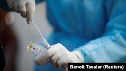 Тестовете за коронавирус се произвеждат от сложни и химически чисти реагенти