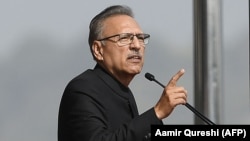 د پاکستان ولسمشر عارف علوي د یوم پاکستان پر ورځ د وینا پر مهال، انځور له ارشیفه 