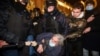 Арест по време на протест срещу войната в Украйна. Снимката е от 24 февруари в Санкт Петербург