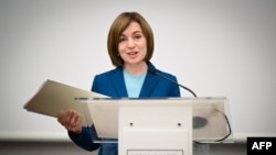 Президентка Молдови Мая Санду виступає в Кишиневі вранці 4 листопада після перемоги у другому турі президентських виборів