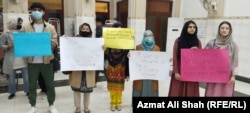 د خیبر پښتونخوا زده کوونکیو پر افغان نجونو د طالبانو تعلیمي بندیزونه وغندل.