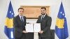 Kosovski premijer Kurti i predsedavajući Nacionalnog saveta Albanaca u Preševskoj dolini Mustafi posle potpisanog Memoranduma o saradnji, Priština, Kosovo, 28. oktobar 2022.