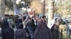 با مسدود شدن دروازهٔ های پوهنتون ها٬ دختران محصل پوهنتون هرات نگران آیندهٔ خود اند