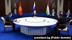 Вохӯрии Эмомалӣ Раҳмон, Владимир Путин ва Содир Ҷабборов (Жапаров)