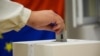 С промените в изборния кодекс парламентът върна широката употреба на хартиените бюлетини.