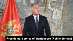 Predsjednik Crne Gore Milo Đukanović potpisao ukaz kojim sporni Zakon o predsjedniku stupa na snagu, ali neće učestvovati u njegovoj primjeni.