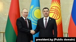 Садыр Жапаров менен Владимир Путин. Жогорку Евразиялык экономикалык кеңештин жыйыны, 2022-жылдын 9-декабры.