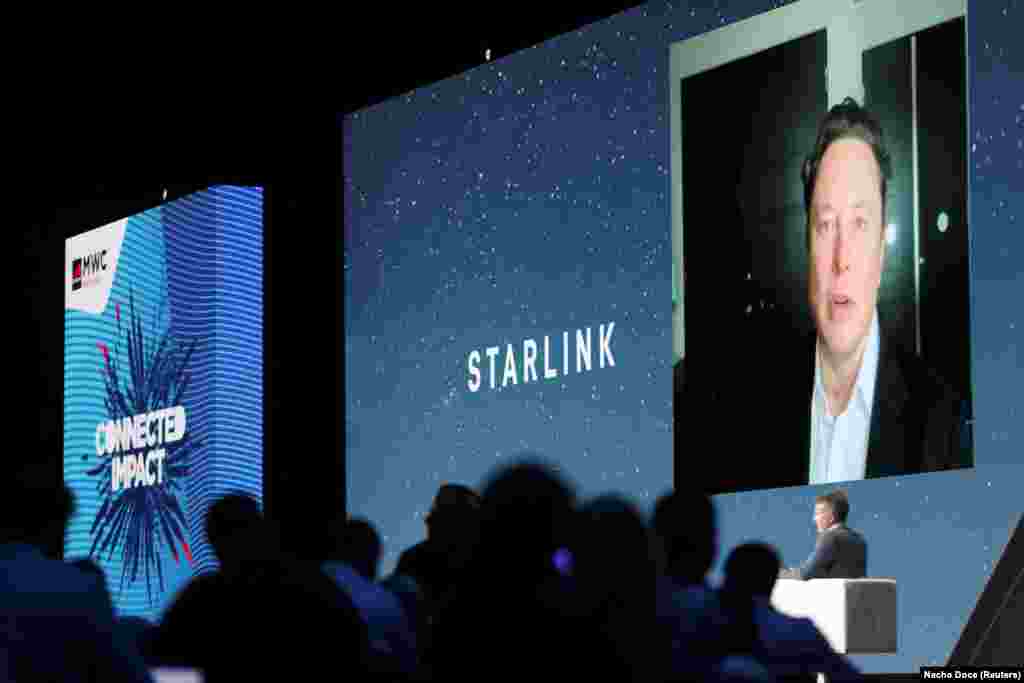 Krajem februara, kada je ruska invazija poremetila ukrajinske internetske usluge, zamjenik premijera te države Mikhailo Fedorov, oglasio se na Twitteru i zatražio od američkog milijardera Elona Muska da aktivira Starlink, SpaceX-ovu divovsku i stalno rastuću širokopojasnu konstelaciju, za korištenje. Musk je brzo tvitao svoj odgovor: &quot;Usluga Starlink sada je aktivna u Ukrajini&quot;.