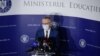 Ministru Educației, Sorin Cîmpeanu, a gestionat schimbări derutante de scenarii, decizii contradictorii, incomplete sau de neînțeles. Ca notă generală, la final de 2021 s-a remarcat prin pasarea responsabilității către directorii de școli.