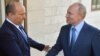 În luna martie, premierul israelian Naftali Bennett a fost la Moscova pentru a vorbi cu președintele Vladimir Putin despre războiul din Ucraina. Atunci, unii analiști politici îl vedeau pe Bennett ca pe un potențial mediator între Moscova și Kiev.