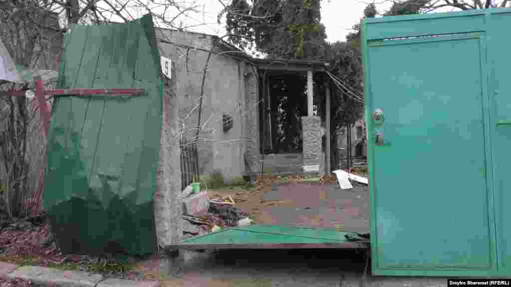 Помʼяті ракетними обстрілами паркани