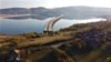 Viaduct construit parțial de compania Bechtel pe porțiunea Suplacu de Barcău - Chiribiș, de pe autostrada Transilvania. Contractul cu gigantul american a fost reziliat în 2013, dar de atunci lucrările atât pe aceste tronson, cât și pe altele, nu au mai avansat.