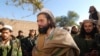 د ۲۰۰۸ کال تصویر: منګل باغ د خېبر په باړه کې د خپلو ساتونکو سره