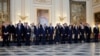 Liderii NATO, într-o fotografie de familie cu Regele Spaniei Felipe și Regina Letizia, înainte de o cină de gală regală, în timpul summitului NATO de la Madrid - Spania, 28 iunie 2022.