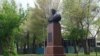 Тепер пам’ятник демонтує районна влада