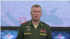 Igor Konašenkov, glasnogovornik Ministarstva odbrane Rusije, tokom obraćanja iz Moskve 25. februara 2022. Iza njega je mapa na kojoj je Kosovo (u crvenom okrivu, ovde dodatom redakcijskom intervencijom) označeno u svojim granicama.