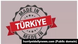 Найперш ангельскую назву Turkey памянялі на турэцкую — Türkiye — у нацыянальным гандлёвым лягатыпе. 06.12.2021 
