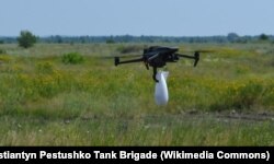 Квадрокоптер DJI Mavic 3