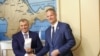 Хендрік Вебер та призначений Кремлем спікер російського парламенту Криму (Росія окупувала український півострів у 2014 році) Володимир Константинов