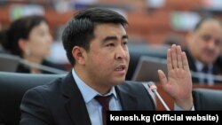 Жогорку Кеңештин депутаты Жанар Акаев 