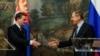 Ministri spoljnih poslova Rusije Sergej Lavrov i Srbije Nikola Selaković potpisali su 23. septembra Plan konsultacija ministarstava spoljnih poslova dve zemlje za naredne dve godine. (Foto: Selaković i Lavrov u Moskvi 16. aprila 2021.)