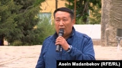 Kyrgyz activist Alga Kylychev (file photo)