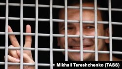 За останній місяць Яшина вже тричі відправляли під адміністративний арешт за різними звинуваченнями, пов’язаними з неузгодженими масовими акціями в Москві