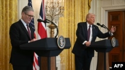 Брытанскі прэм’ер-міністар Кір Стармэр і прэзыдэнт ЗША Дональд Трамп. Вашынгтон, 27 лютага 2025
