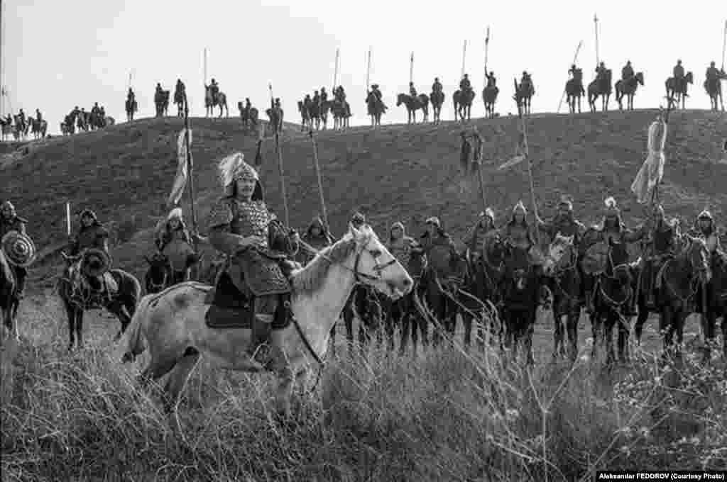 Манастын 1000 жылдыгына карата көркөм тасма тартуу учуру. 1995-жыл.