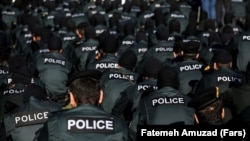 په ایران کې د پولیسو د ګزمې څانګې سرتېري د یوې غونډې پر مهال - پخوانی انځور. 