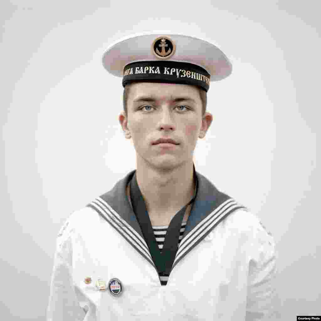 2-е место / Портреты / одиночные фотографии Юуст ван дер Бройк, Нидерланды, De Volkskrant Кирилл Леверский, курсант российского тренировочного барка «Крузенштерн».