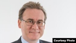 Nicholas Whyte: SAD i EU će raditi rame uz rame na dugoročnom rešenju nesporazuma između Srbije i Kosova