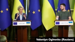 Президент України Володимир Зеленський та президентка Європейської комісії Урсула фон дер Ляєн на пресконференції. Київ, 11 червня 2022 року
