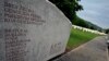 Na fotografiji snimljenoj 16. maja 2024. godine prikazano je spomen obilježje Srebrenica-Potočari.