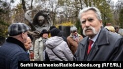 Левко Лук'яненко під час вшанування дисидентів з нагоди 40-річчя від заснування Гельсінської групи. Київ, 9 листопада 2016 року