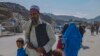 په تورخم کې د نادرا دفتر له تړلو سره افغانانو لپاره د پاسپورټ او وېزې لرل لازمي شول